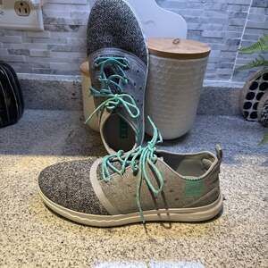 Under Armour Charged 24/7 Low Gray‎ & Teal Running Shoes